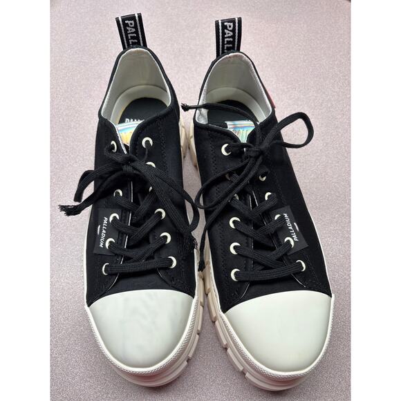 Palladium Black and Marshmallow Revolt Lo Tx Size 10 - Picture 1 of 11